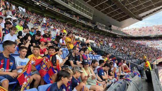 星空综合(中国)官方网站-巴萨为莱万举办加盟亮相仪式 超5万球迷入场